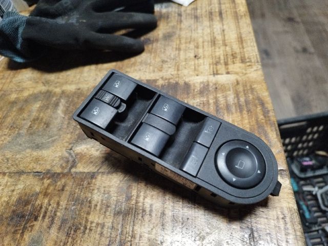 bontott OPEL ASTRA H Ablakemelő és Tükör Kapcsoló