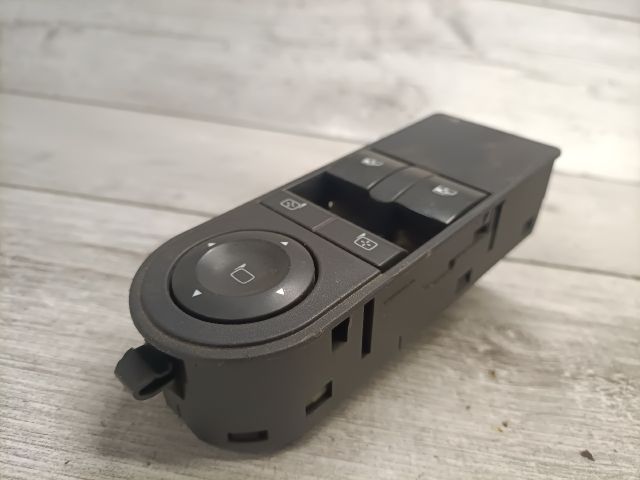 bontott OPEL ASTRA H Ablakemelő és Tükör Kapcsoló