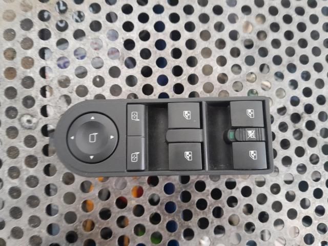 bontott OPEL ASTRA H Ablakemelő Kapcsoló Négyes / Kettes
