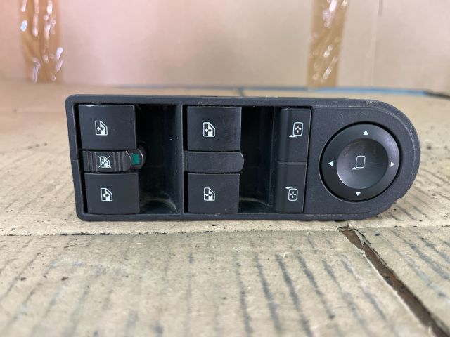 bontott OPEL ASTRA H Ablakemelő Kapcsoló Négyes / Kettes