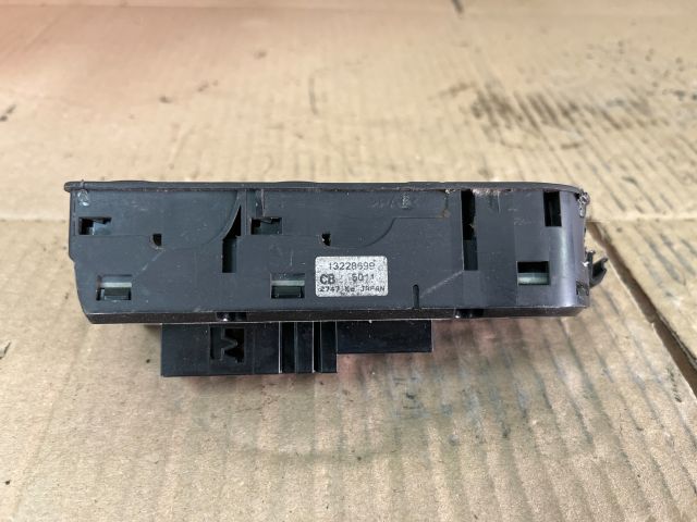 bontott OPEL ASTRA H Ablakemelő Kapcsoló Négyes / Kettes