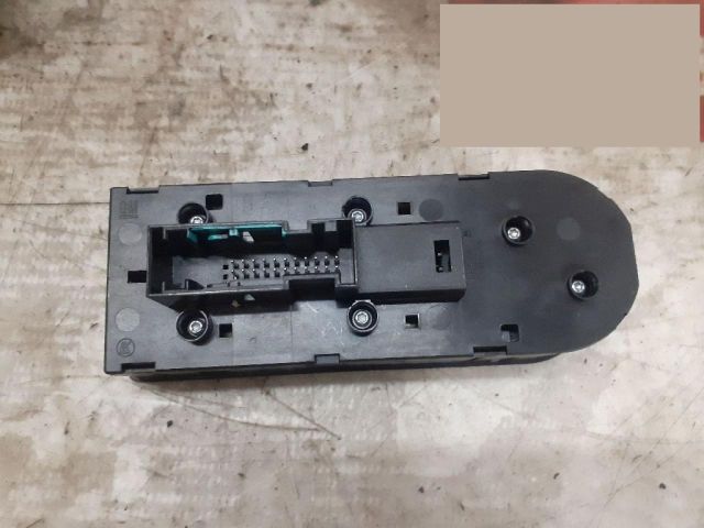 bontott OPEL ASTRA H Ablakemelő Kapcsoló Négyes / Kettes