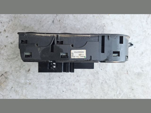 bontott OPEL ASTRA H Ablakemelő Kapcsoló Négyes / Kettes