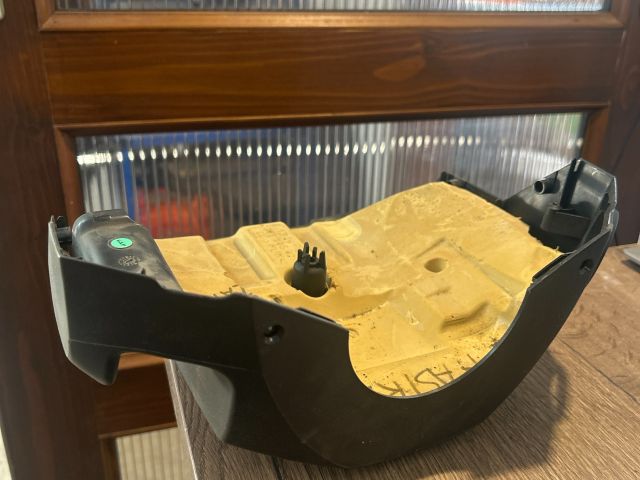 bontott OPEL ASTRA H Alsó Kormányoszlop Burkolat