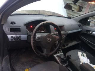 bontott OPEL ASTRA H Bal A Oszlop Burkolat