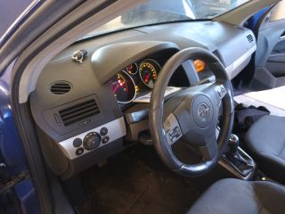 bontott OPEL ASTRA H Bal C Oszlop Burkolat