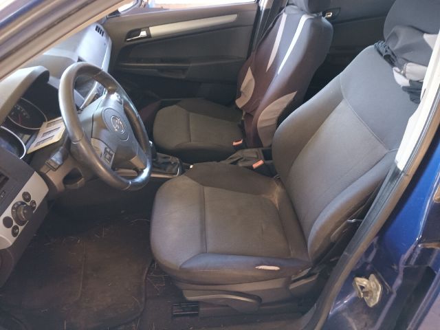 bontott OPEL ASTRA H Bal C Oszlop Burkolat