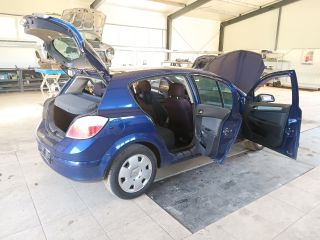 bontott OPEL ASTRA H Bal C Oszlop Burkolat