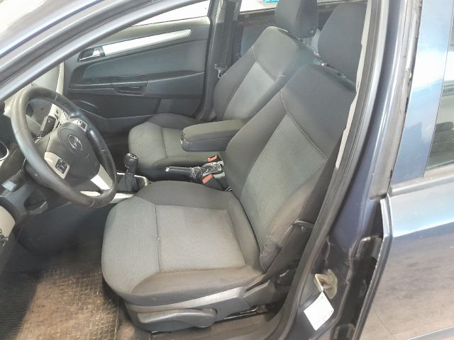 bontott OPEL ASTRA H Bal C Oszlop Burkolat