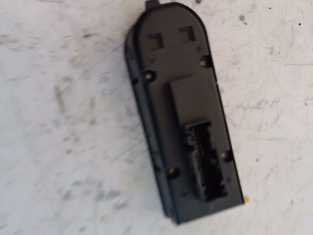 bontott OPEL ASTRA H Bal első Ablakemelő Kapcsoló