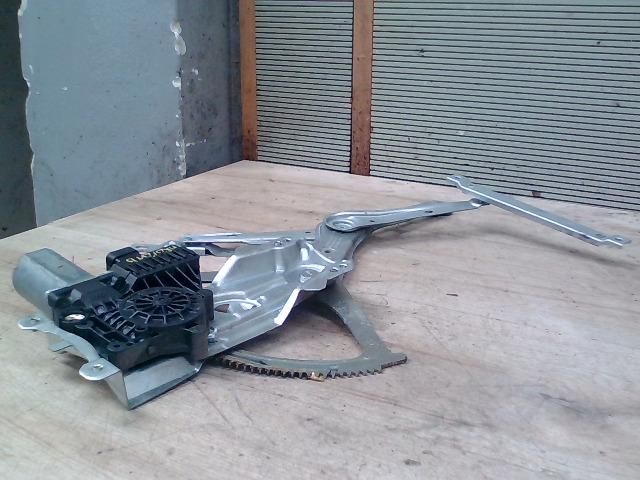 bontott OPEL ASTRA H Bal első Ablakemelő Szerkezet (Elektromos)