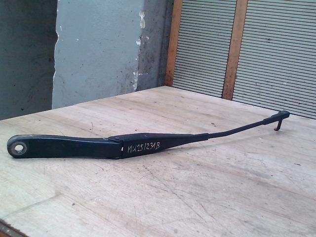 bontott OPEL ASTRA H Bal első Ablaktörlő Kar