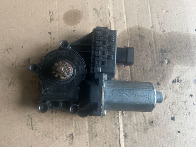 bontott OPEL ASTRA H Bal első Ablaktörlő Motor