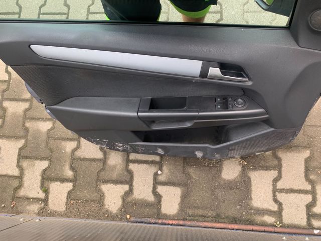 bontott OPEL ASTRA H Bal első Ajtó (Részeivel)