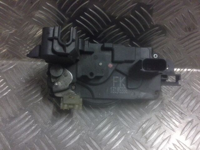 bontott OPEL ASTRA H Bal első Ajtózár