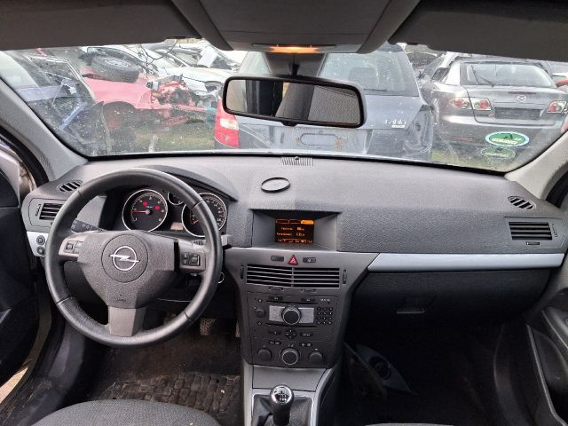 bontott OPEL ASTRA H Bal első Belső Küszöb Burkolat