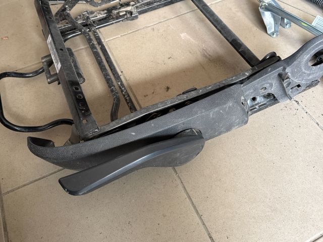 bontott OPEL ASTRA H Bal első Üléstartó Sín