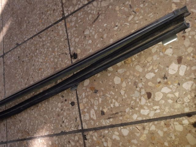 bontott OPEL ASTRA H Bal első Vízlehúzó Gumicsík