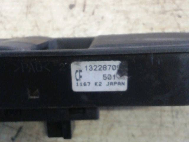 bontott OPEL ASTRA H Bal hátsó Ablakemelő Kapcsoló