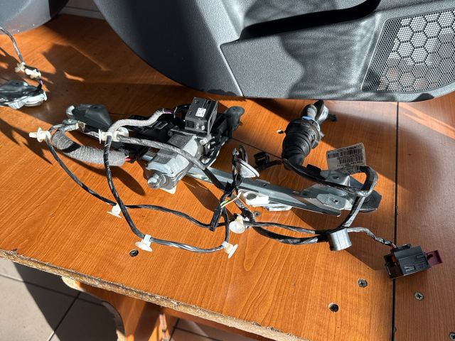 bontott OPEL ASTRA H Bal hátsó Ablakemelő Szerkezet (Elektromos)