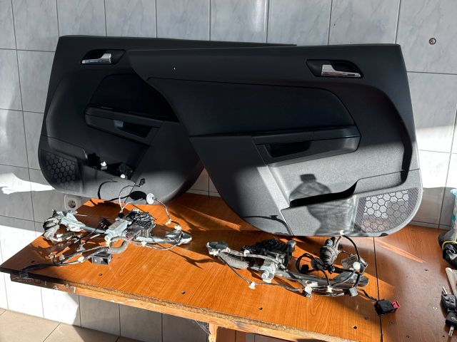 bontott OPEL ASTRA H Bal hátsó Ablakemelő Szerkezet (Elektromos)