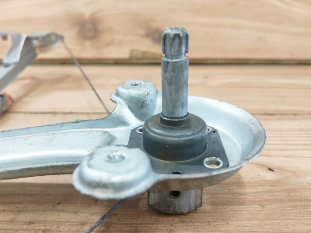 bontott OPEL ASTRA H Bal hátsó Ablakemelő Szerkezet (Mechanikus)