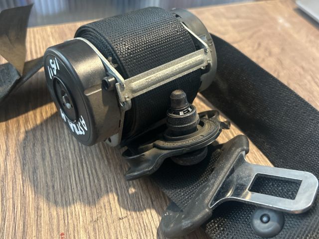 bontott OPEL ASTRA H Bal hátsó Biztonsági Öv