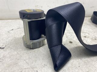 bontott OPEL ASTRA H Bal hátsó Biztonsági Öv