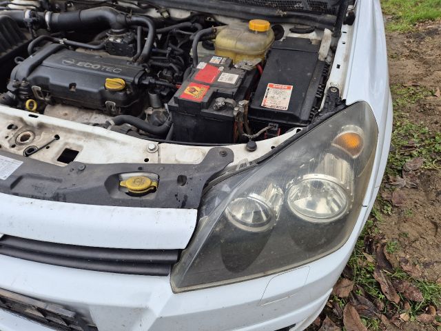 bontott OPEL ASTRA H Bal hátsó Csonkállvány Kerékaggyal