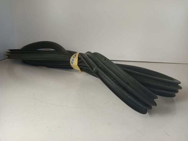 bontott OPEL ASTRA H Bal hátsó Gumikéder