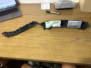 bontott OPEL ASTRA H Bal hátsó Oldal Lökhárító Tartó (Műanyag)