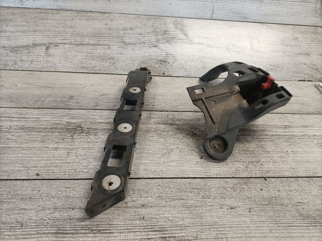 bontott OPEL ASTRA H Bal hátsó Oldal Lökhárító Tartó (Műanyag)