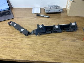 bontott OPEL ASTRA H Bal hátsó Oldal Lökhárító Tartó (Műanyag)