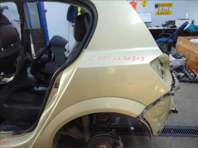 bontott OPEL ASTRA H Bal hátsó Sárvédő