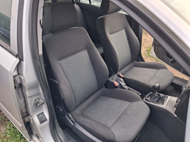 bontott OPEL ASTRA H Bal hátsó Ülés