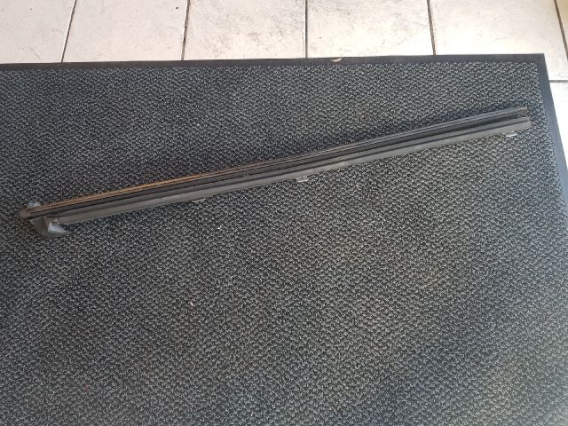 bontott OPEL ASTRA H Bal hátsó Vízlehúzó Gumicsík