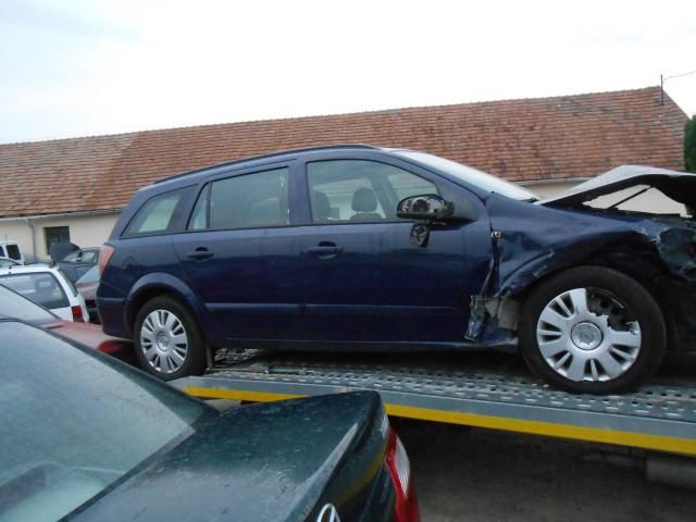 bontott OPEL ASTRA H Bal Ködfényszóró Lámpakeret