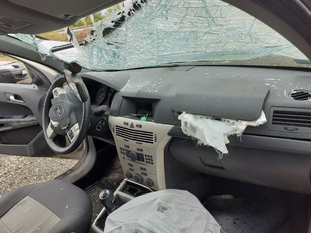 bontott OPEL ASTRA H Bal Szellőző