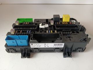 bontott OPEL ASTRA H Biztosítéktábla Csomagtér