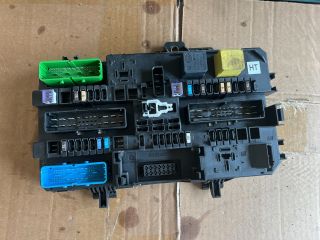 bontott OPEL ASTRA H Biztosítéktábla Csomagtér