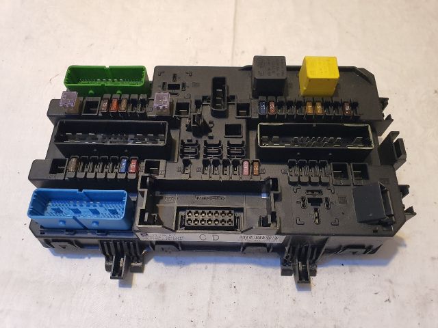 bontott OPEL ASTRA H Biztosítéktábla Csomagtér