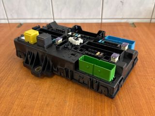 bontott OPEL ASTRA H Biztosítéktábla Csomagtér