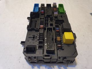 bontott OPEL ASTRA H Biztosítéktábla Csomagtér