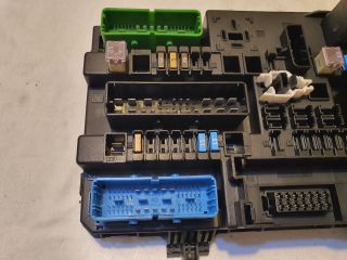 bontott OPEL ASTRA H Biztosítéktábla Csomagtér