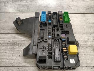 bontott OPEL ASTRA H Biztosítéktábla Csomagtér