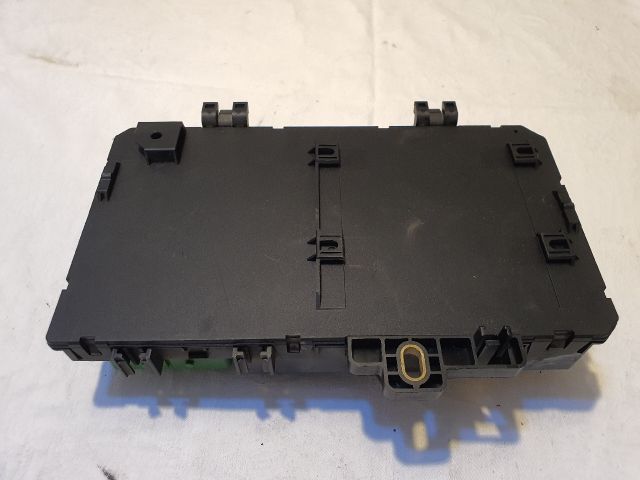 bontott OPEL ASTRA H Biztosítéktábla Csomagtér