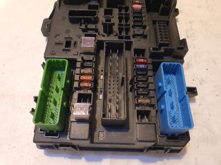 bontott OPEL ASTRA H Biztosítéktábla Csomagtér