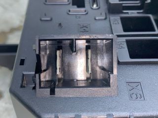 bontott OPEL ASTRA H Biztosítéktábla Csomagtér