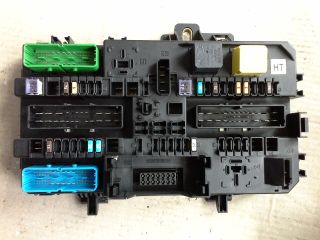 bontott OPEL ASTRA H Biztosítéktábla Csomagtér