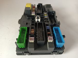 bontott OPEL ASTRA H Biztosítéktábla Csomagtér